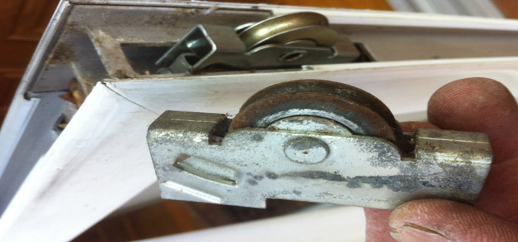screen door roller repair in Hidden Valley Lake